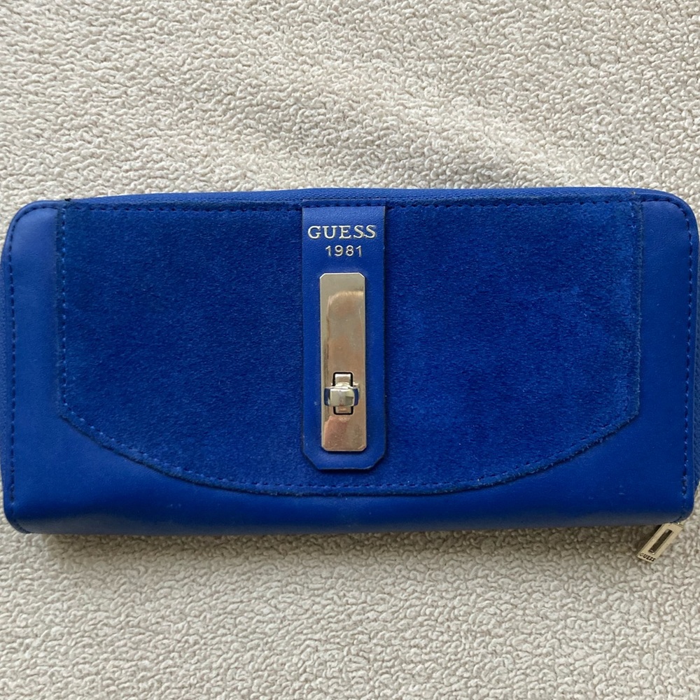 GUESS Zip-Around Wallet